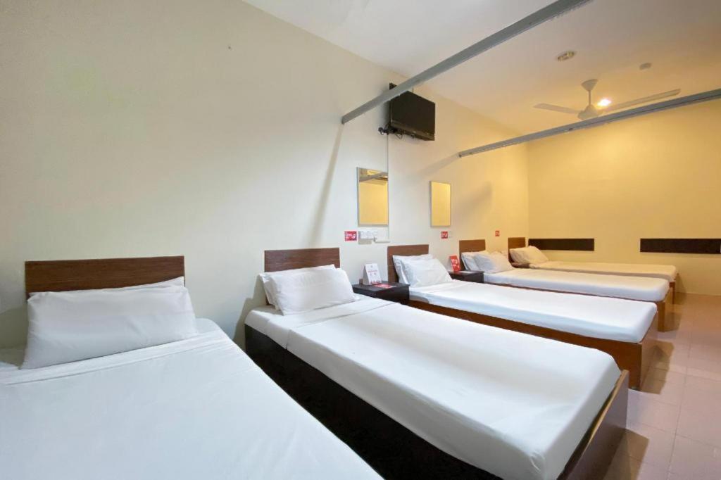 Spot On 89907 Motel Impian Seri Manjung Exteriér fotografie