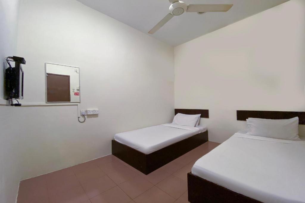 Spot On 89907 Motel Impian Seri Manjung Exteriér fotografie